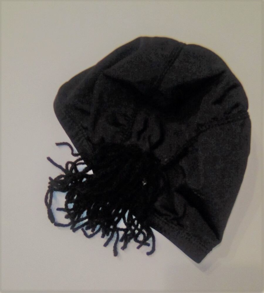 Flequillo pegado al gorro