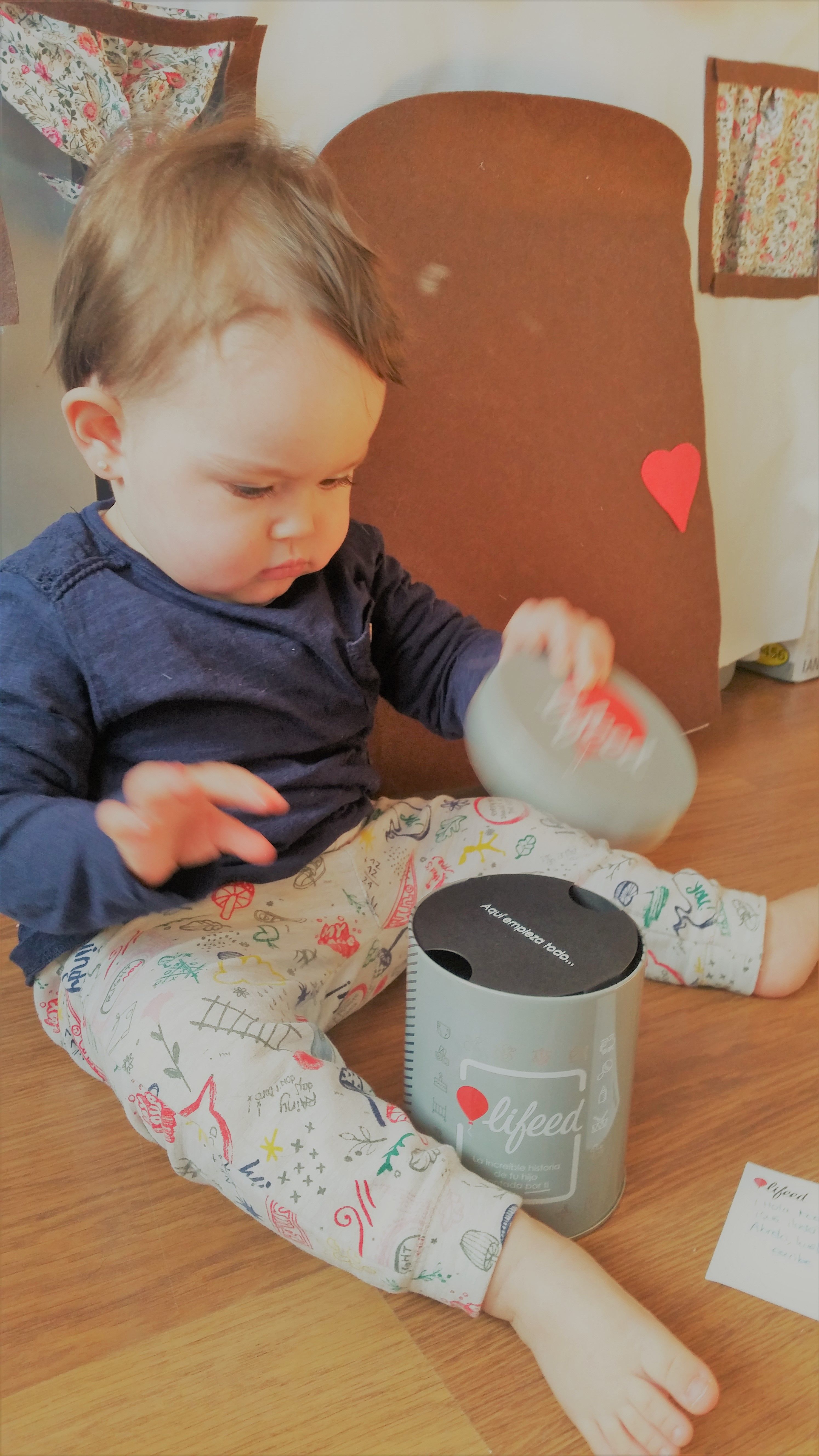 Victoria abriendo su Lifeed