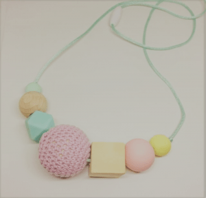 Collar de lactancia colores claros