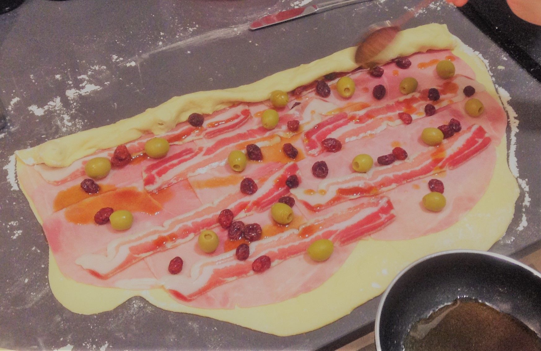 Echando el melao de azúcar moreno