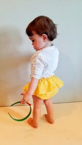 Victoria y su culotte amarillo
