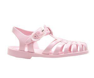 Armario de niñas low-cost. Cangrejeras de PVC.