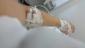 Cables por aquí, cables por allá.