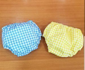 Armario de niñas low-cost. Cubrepañales Vichy.