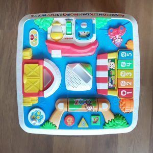 Fisher Price. Mesa vista desde arriba.