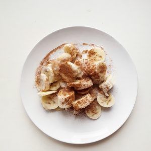 Plátano con azúcar y canela.