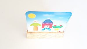 Para sujetar las cartas.