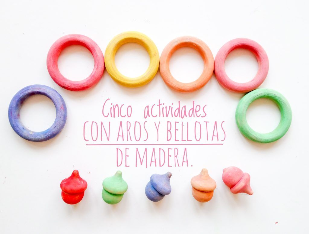 Aros y bellotas de madera. título.