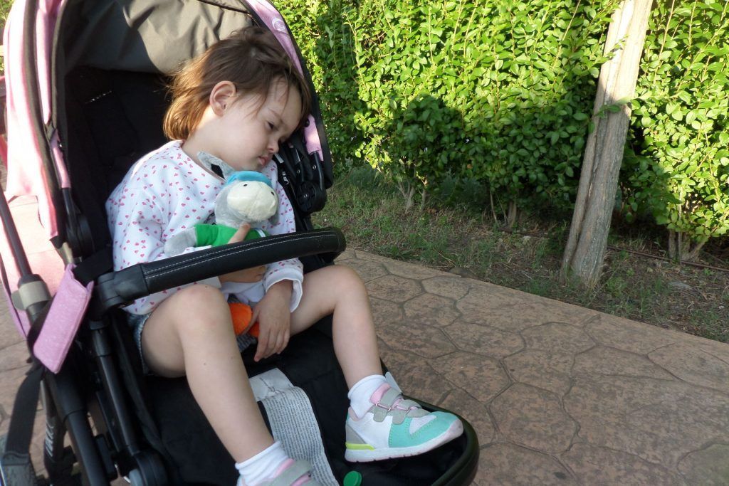 La ventaja de llevar una silla. 