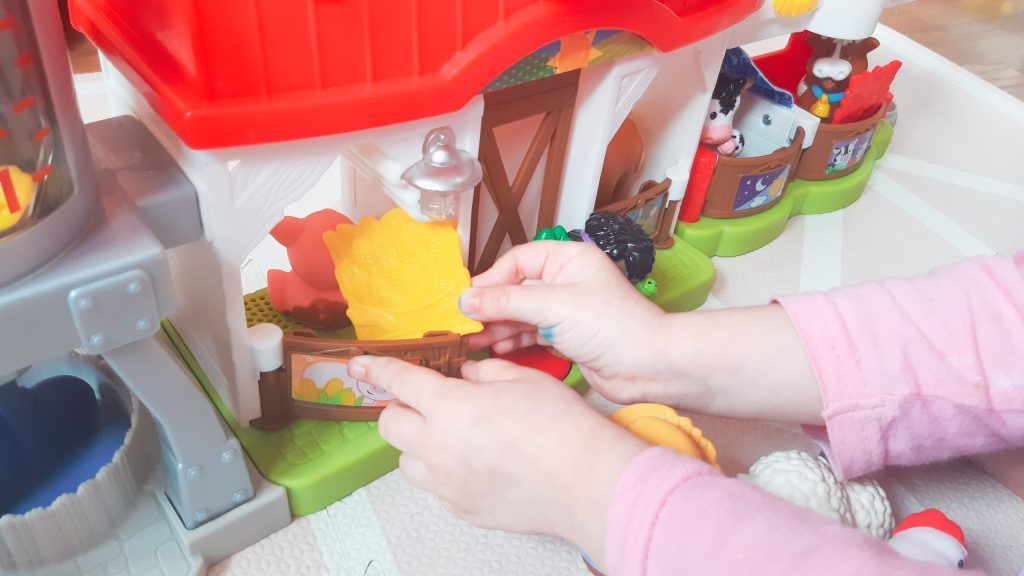 Alimentando a los animales.