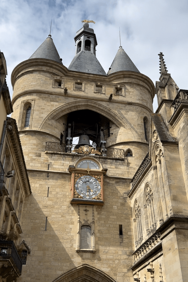 Grosse cloche que ver en burdeos