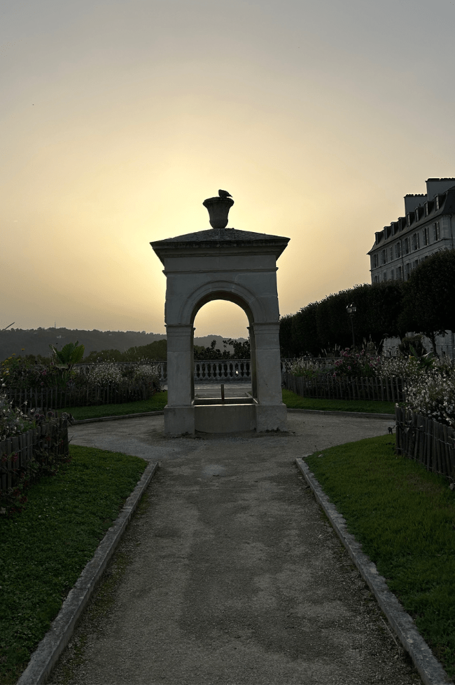 que hacer en pau boulevard de los Pirineos gratis