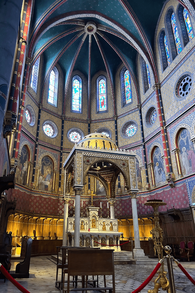 que hacer en pau iglesia de San Martín por dentro