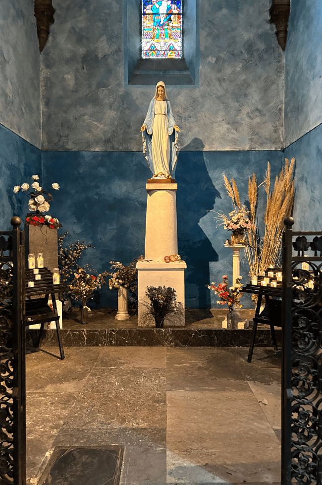 que hacer en pau iglesia de San Martín virgen de Lourdes