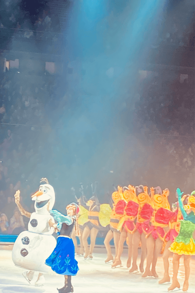 Olaf y Anna en Disney on Ice