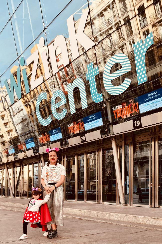 madre e hija en wizink center Madrid