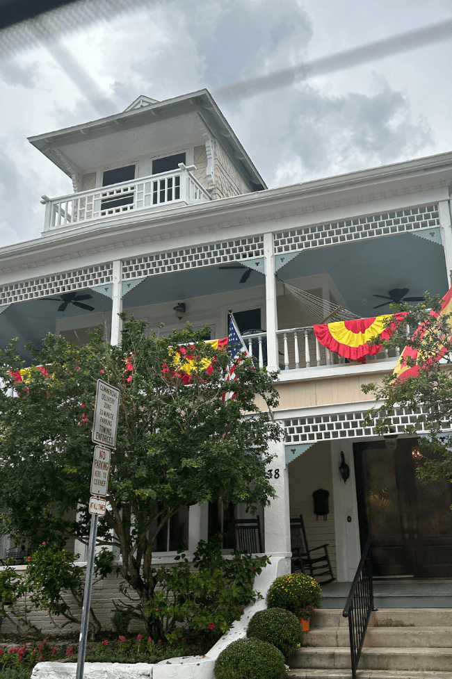 Casa colonial en St Augustine Florida banderas de España